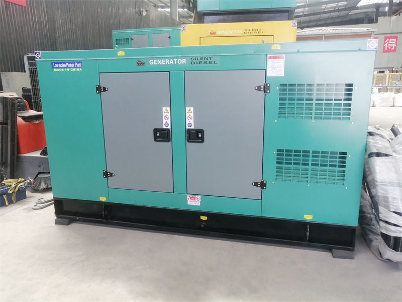云南發(fā)電機組廠家：靜音柴油發(fā)電機組對分貝的要求